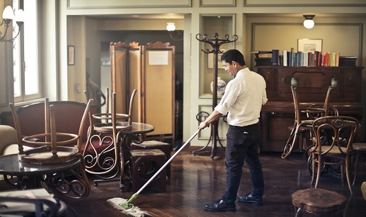 Een schoonmaakprogramma maken op basis van verschillende gebouwkenmerken.