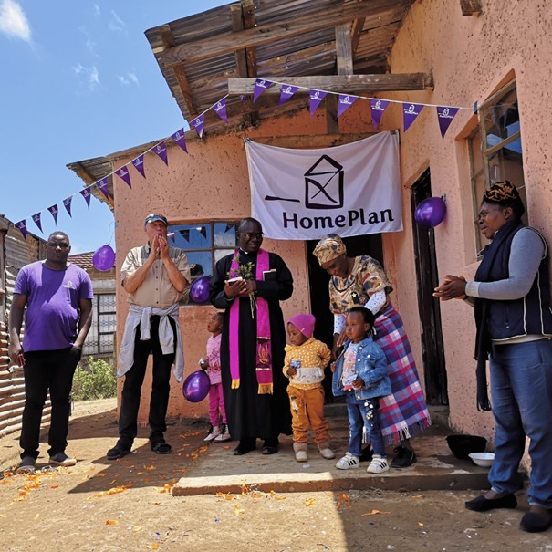 ORGANISEER EEN ACTIE VOOR HET REALISEREN VAN EEN STEENFABRIEK IN ZUID-AFRIKA